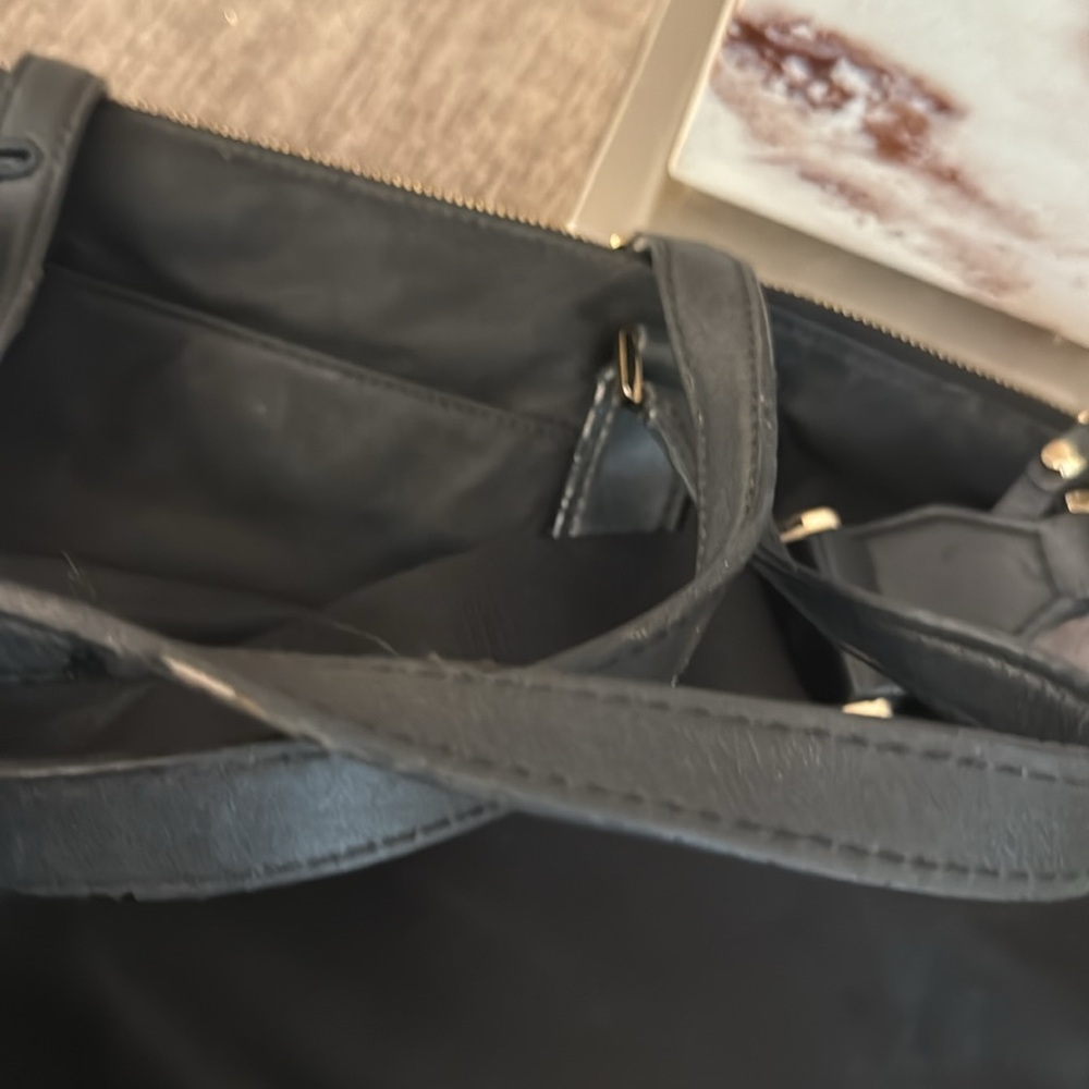 Michael Kors bundle of tote bag and wallet - Picture 14 of 15